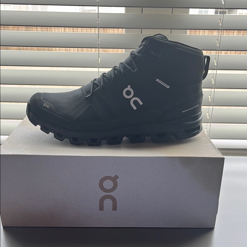 On Running Men's Black Hiking Shoes